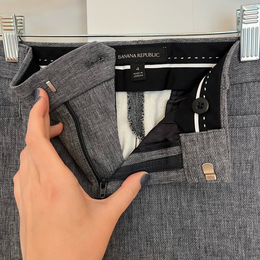 Banana Republic Sloan Fit Gray Slacks - Size 4 - Picture 3 of 5